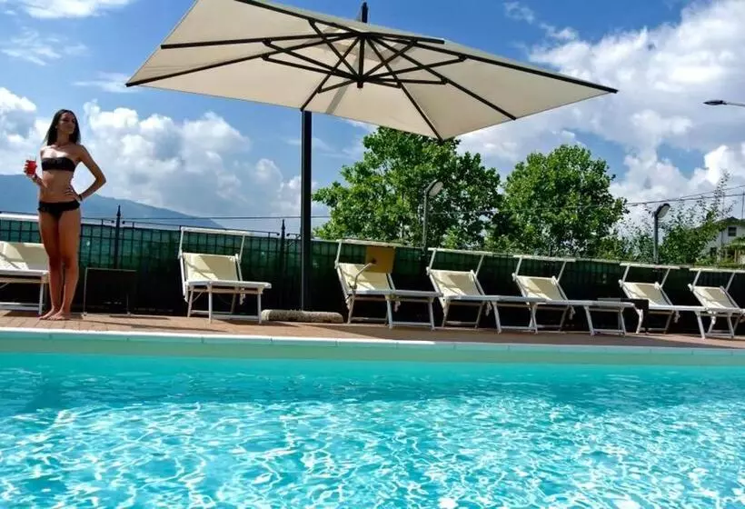 Hotelli Albergo Ristorante Miramonti Toano