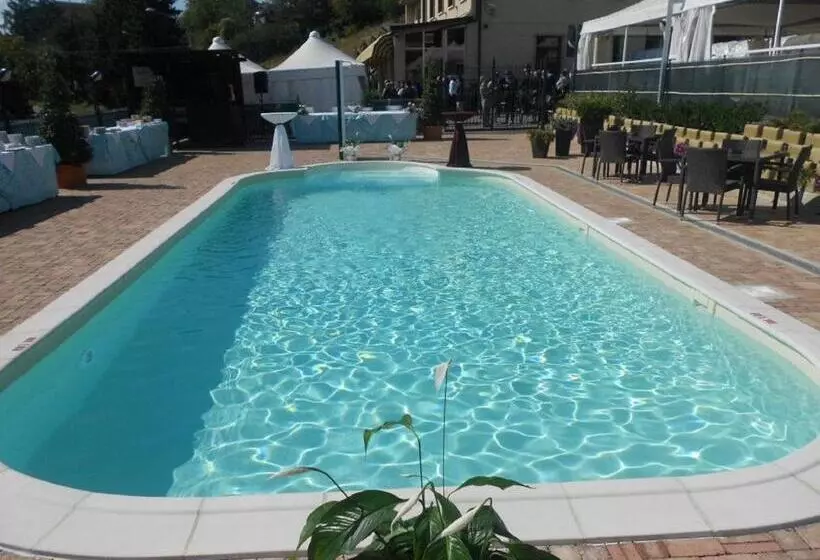 Hotelli Albergo Ristorante Miramonti Toano