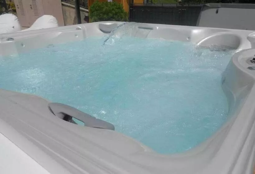 Hotelli Albergo Ristorante Miramonti Toano