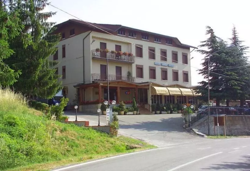 Hotelli Albergo Ristorante Miramonti Toano