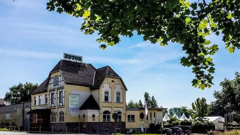 Hotelli Landhaus Begatal