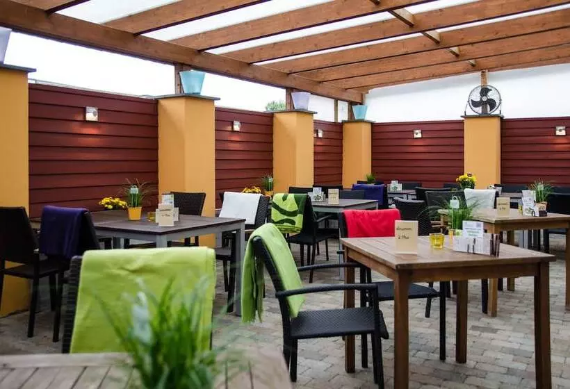 Hotelli Landhaus Begatal