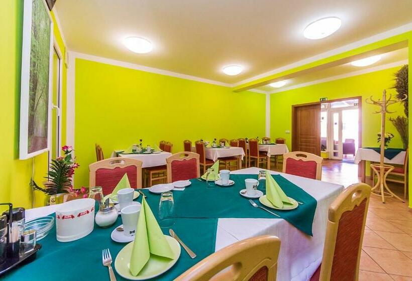 호텔 & Motorest V údolí Zlatého Potoka