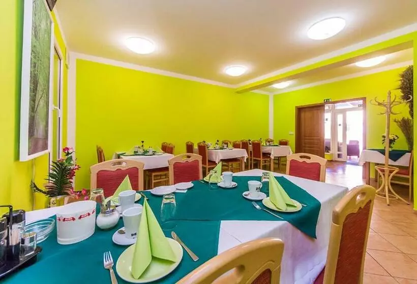 Hotelli & Motorest V údolí Zlatého Potoka