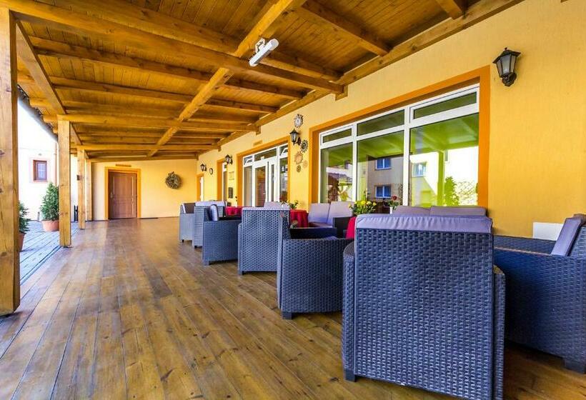 호텔 & Motorest V údolí Zlatého Potoka