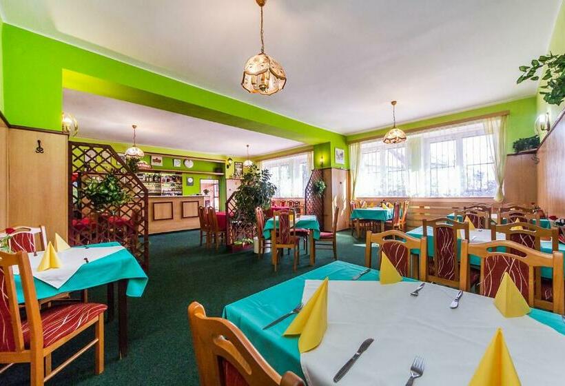 호텔 & Motorest V údolí Zlatého Potoka