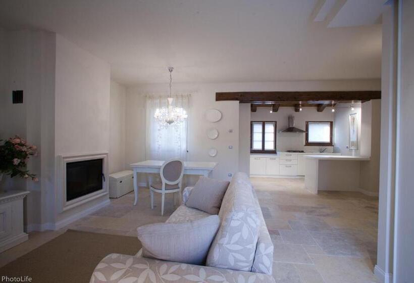 בית מלון כפרי Wine Resort Luisa