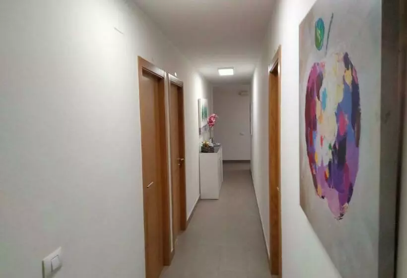 ペンション Hostal Nuevo Alonso