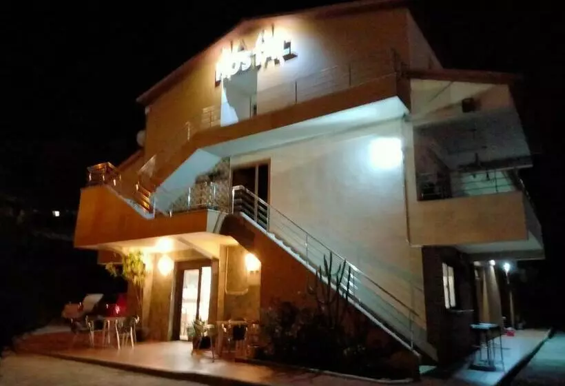 ペンション Hostal Nuevo Alonso