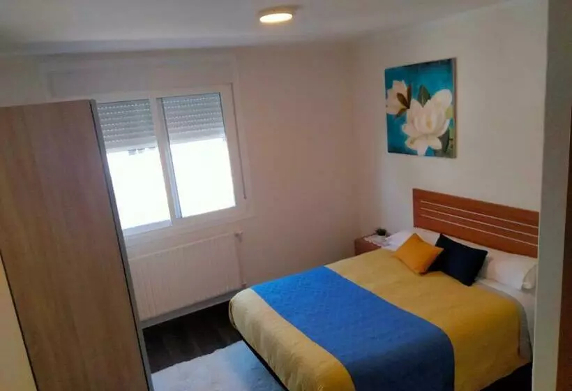 ペンション Hostal Nuevo Alonso