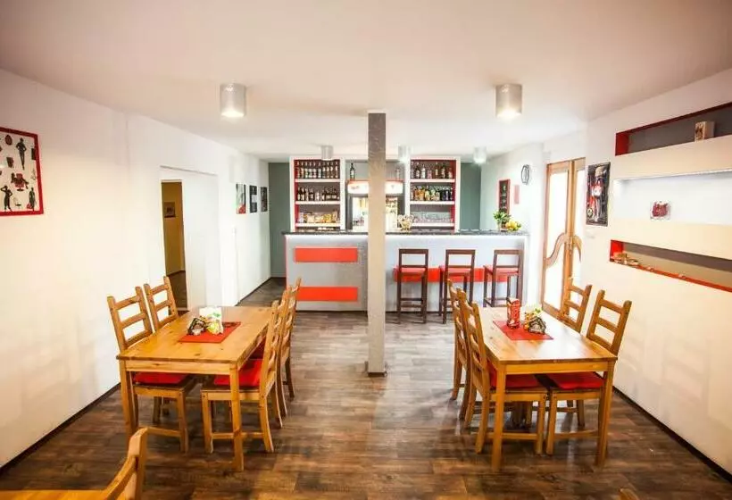 Majatalo Penzion Jaal