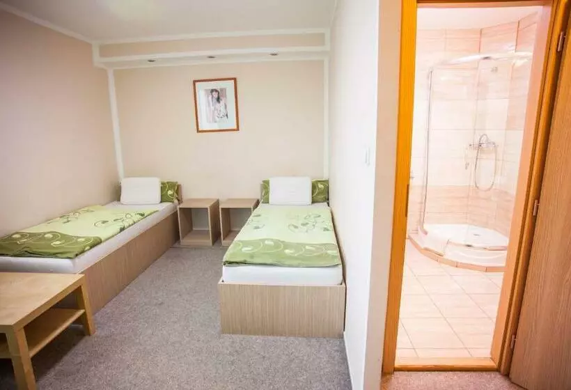 Majatalo Penzion Jaal