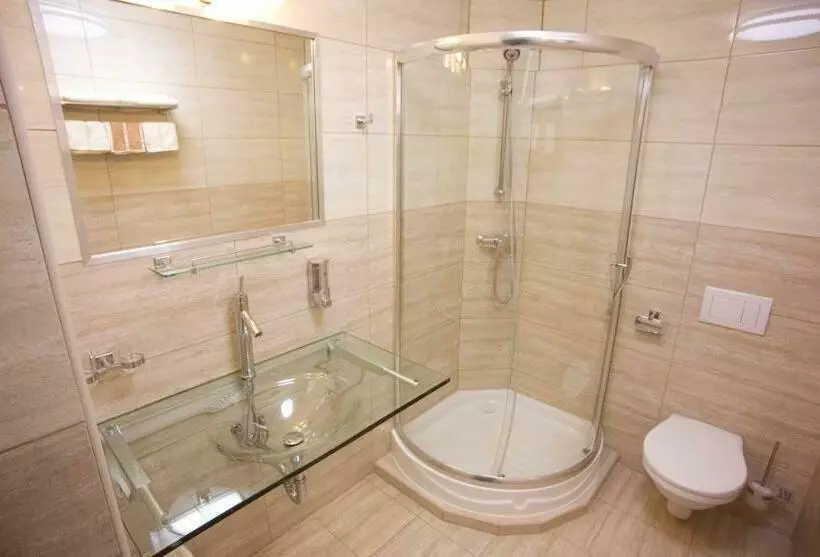 Majatalo Penzion Jaal