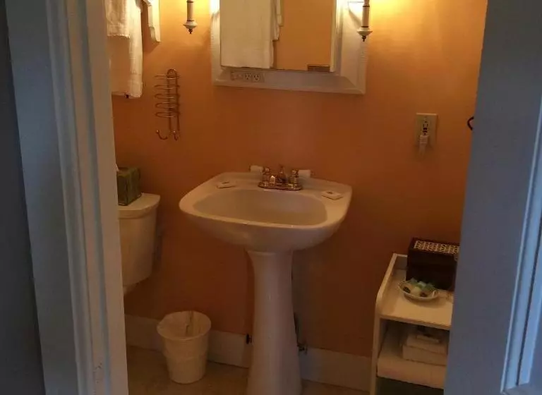 Sinclair Inn Bed & Breakfast