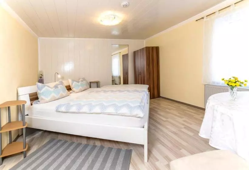 Retkeilymaja Gasthof Zum Burgkrug