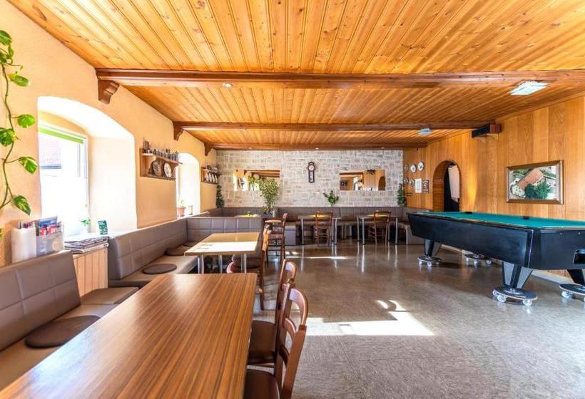 Общежитие Gasthof Zum Burgkrug