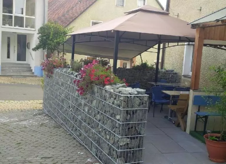 Retkeilymaja Gasthof Zum Burgkrug