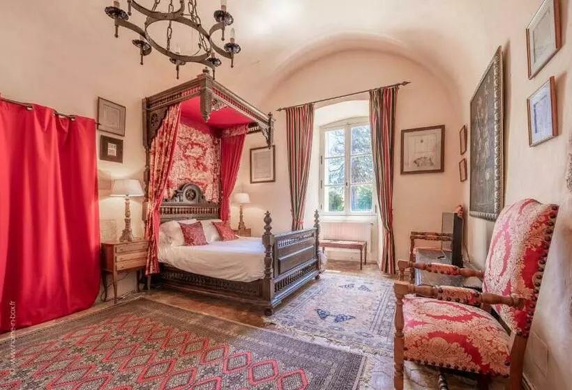 Aamiaismajoitus (B&B) Château De Denonville