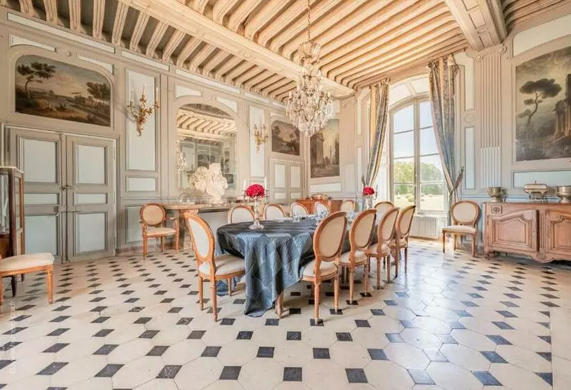 Aamiaismajoitus (B&B) Château De Denonville