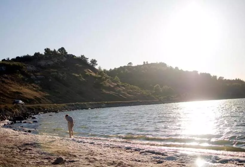 تختخواب و صبحانه Le Flamant Rouge Guesthouse