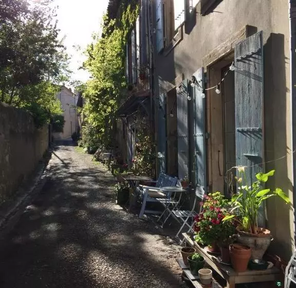 تختخواب و صبحانه Le Flamant Rouge Guesthouse