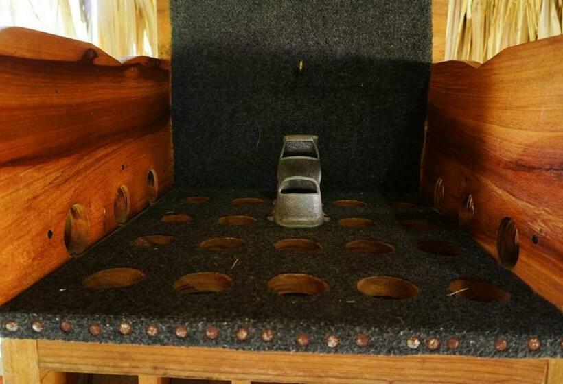 هتل Hostal De Paris