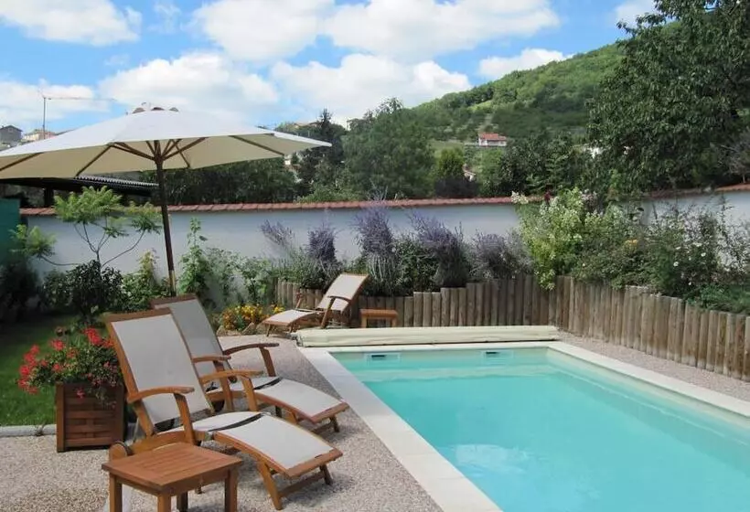 ホテル Le Place Neuve