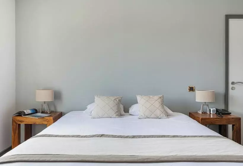 ホテル Le Place Neuve