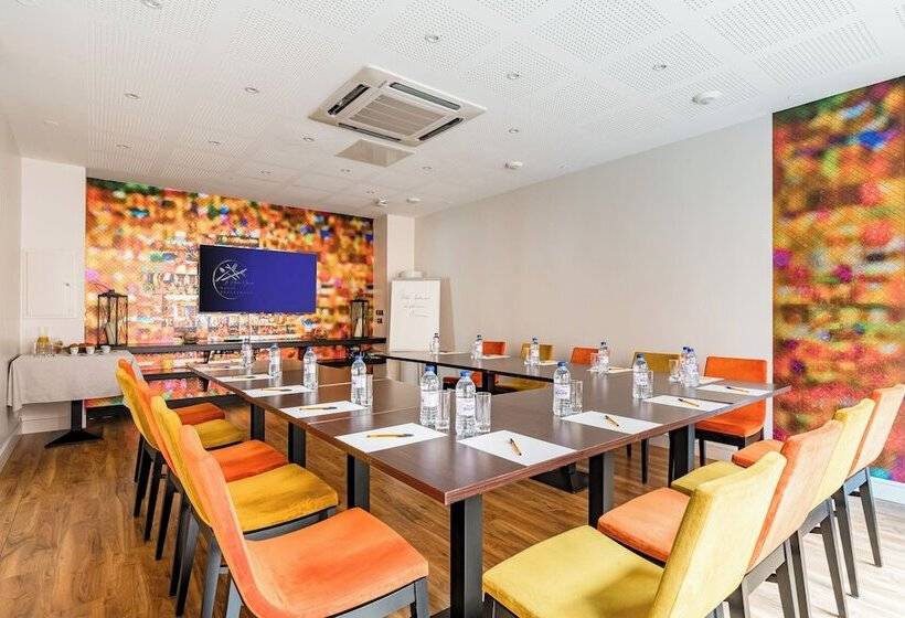 ホテル Le Place Neuve