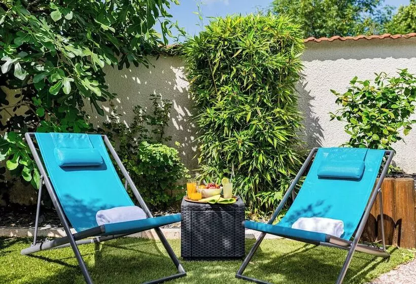 ホテル Le Place Neuve