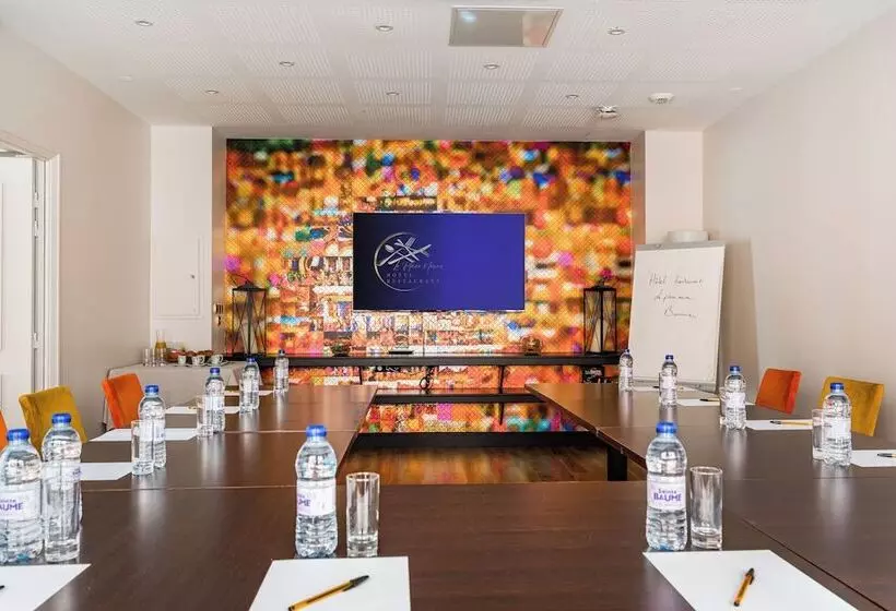 ホテル Le Place Neuve