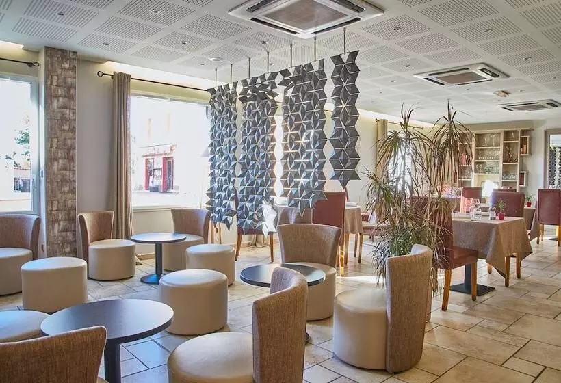 ホテル Le Place Neuve