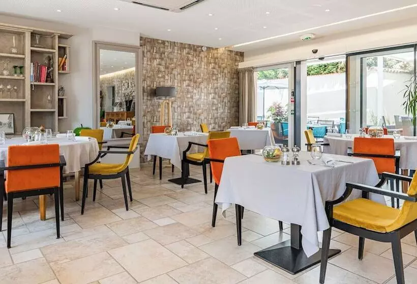 ホテル Le Place Neuve