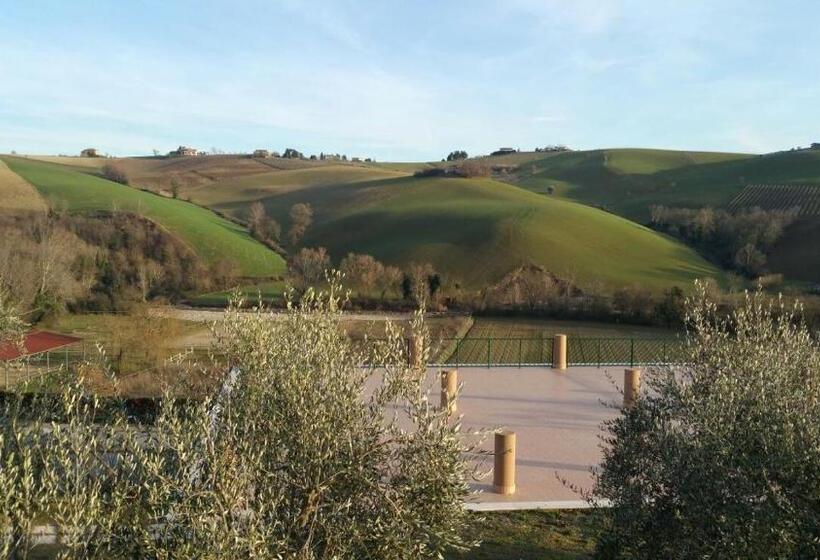 בית מלון כפרי Le Vigne Di Clementina Fabi