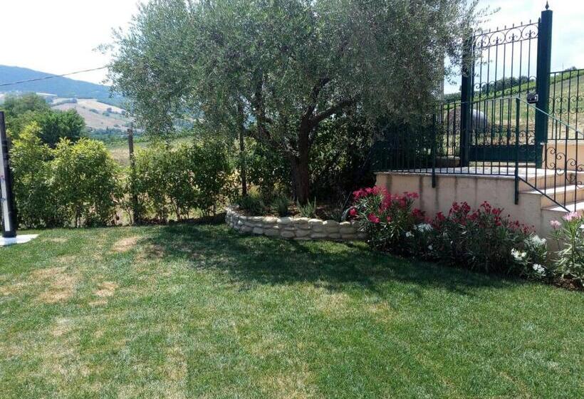 בית מלון כפרי Le Vigne Di Clementina Fabi