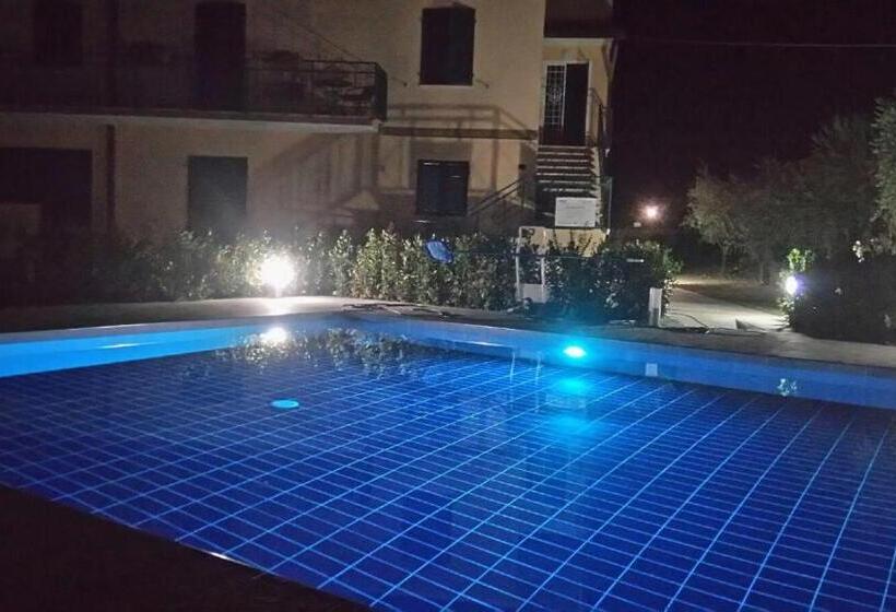 בית מלון כפרי Le Vigne Di Clementina Fabi