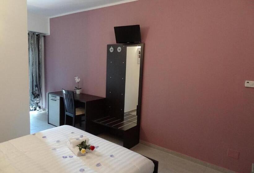 פנסיון Affittacamere Rooms Di Matteo