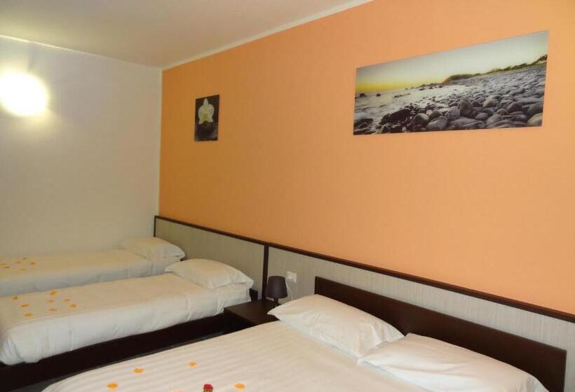 פנסיון Affittacamere Rooms Di Matteo