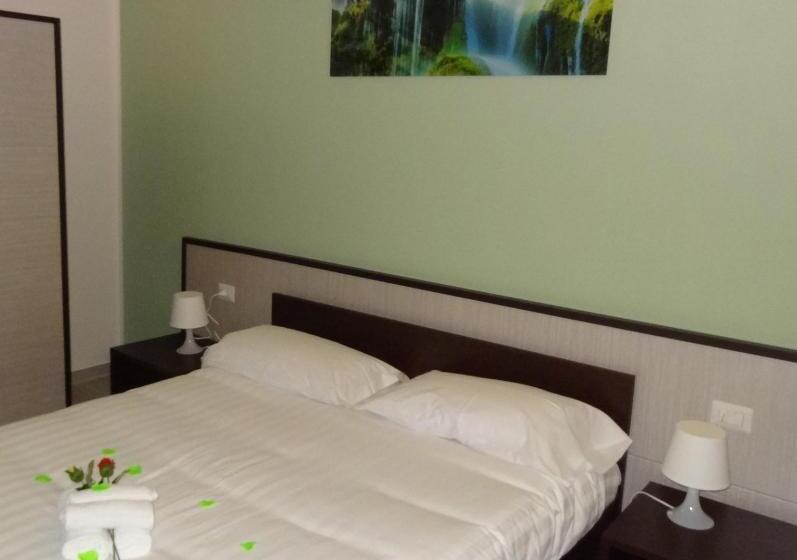 פנסיון Affittacamere Rooms Di Matteo