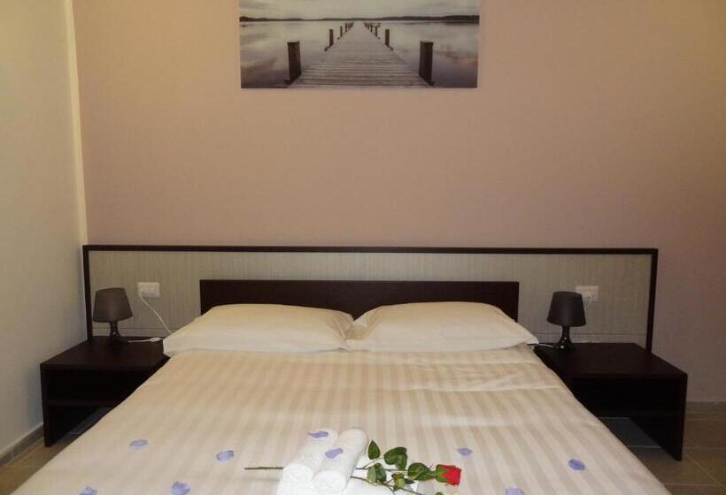 פנסיון Affittacamere Rooms Di Matteo