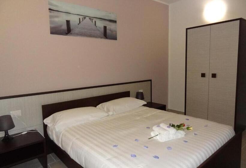 פנסיון Affittacamere Rooms Di Matteo