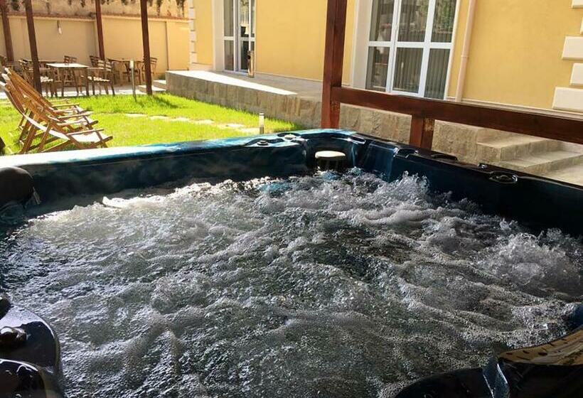 פנסיון Da Vinci Guesthouse