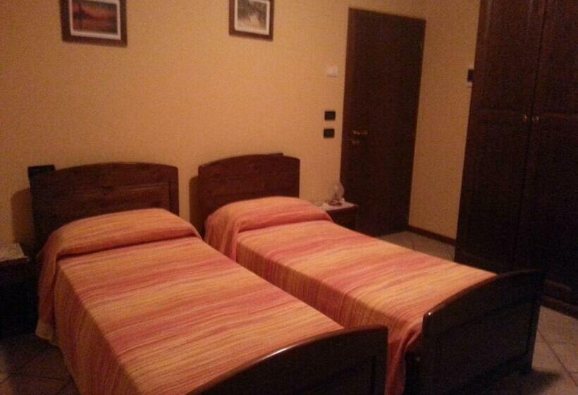 بنسيون Lo Zodiaco