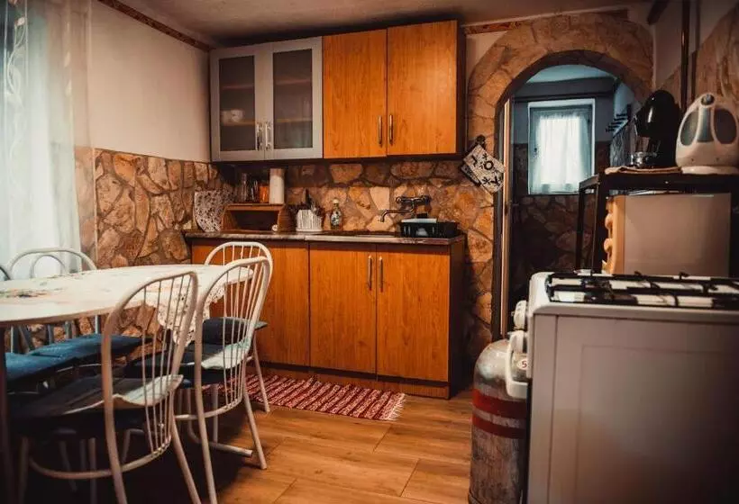 Majatalo Veronika Guesthouse