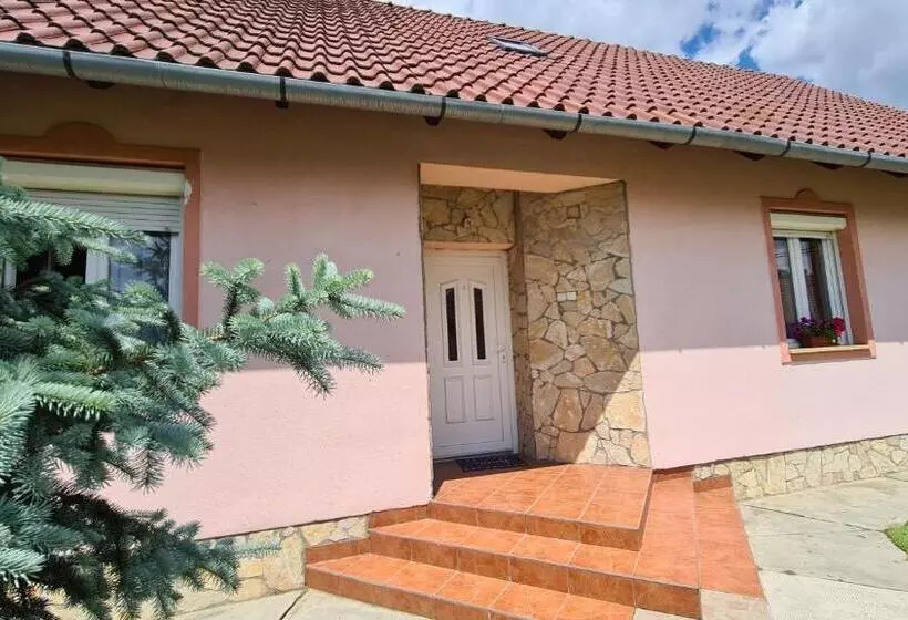 Majatalo Veronika Guesthouse