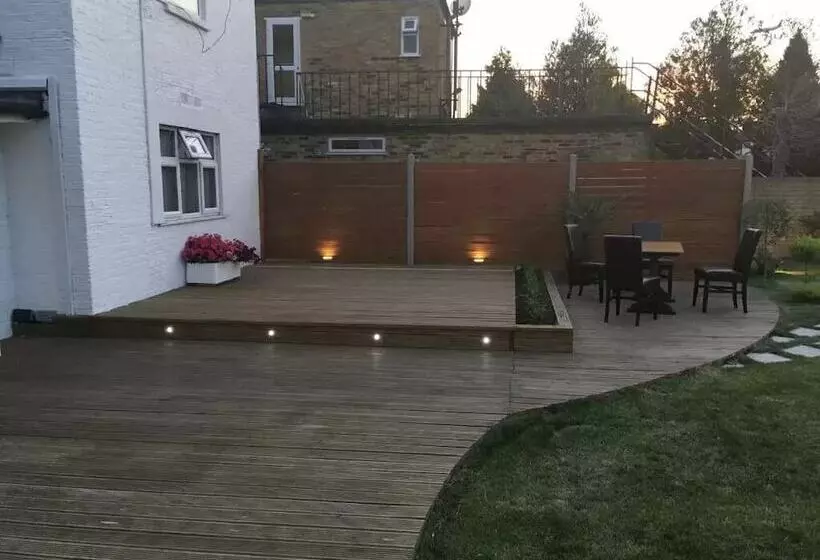 Bed and Breakfast The Firs Lodge