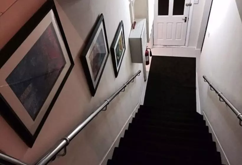 Bed and Breakfast The Firs Lodge