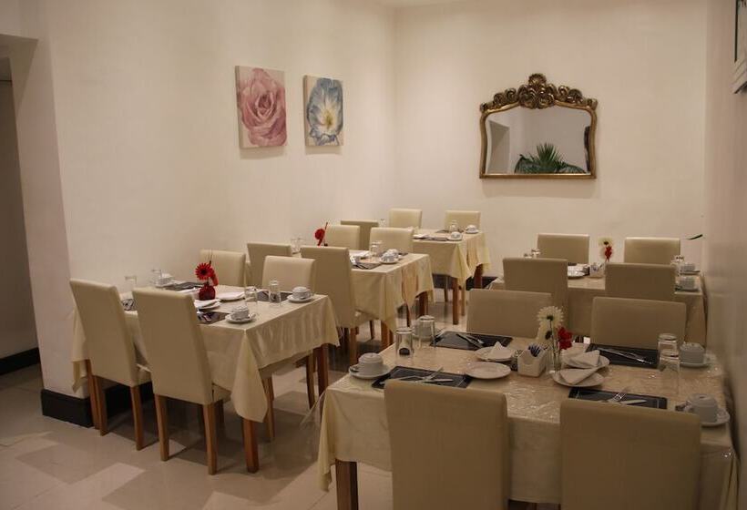 مبيت وإفطار The Firs Lodge