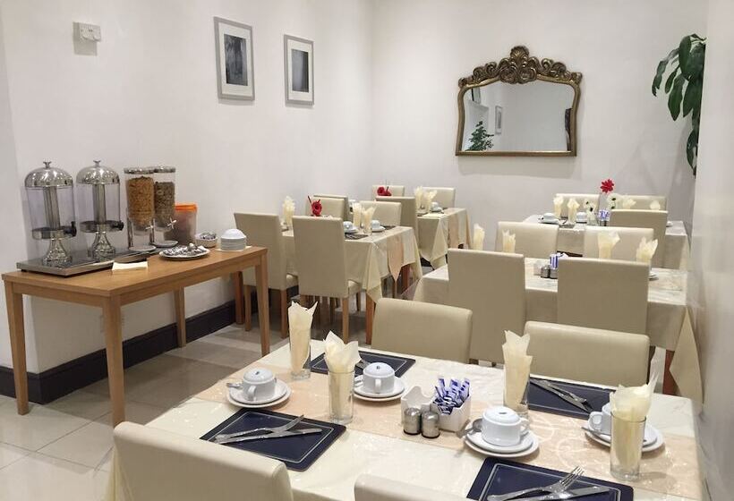 مبيت وإفطار The Firs Lodge