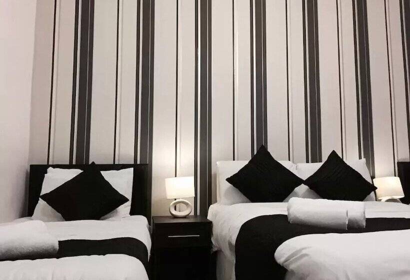 مبيت وإفطار The Firs Lodge